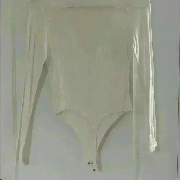 Seven Sisters white long sleeve v-neck body suit fits size small to  medium - Picture 2 of 3